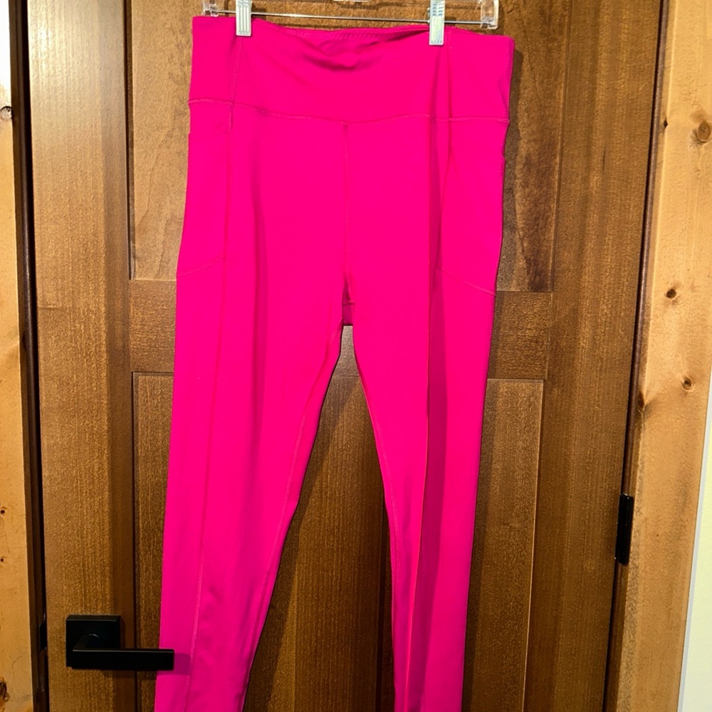 Victoria’s Secret Incredible‎ Essential High Rise Legging Hot Pink NWT Size 16
